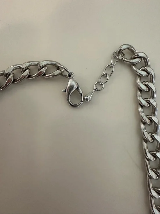 Y2K Edgy "TRUST NO MAN" Chunky Silver Tone Curb Chain Statement Necklace 18”L - Picture 6 of 7
